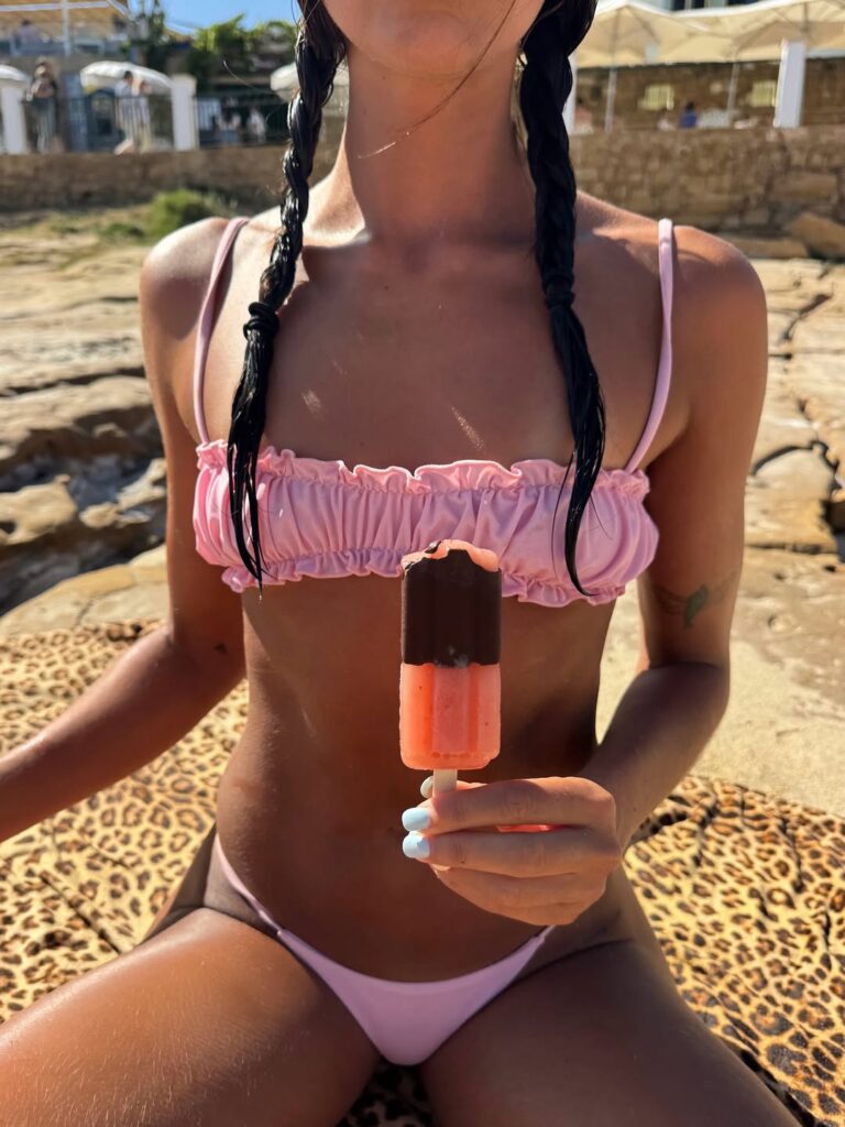 Bárbara Inés en la playa