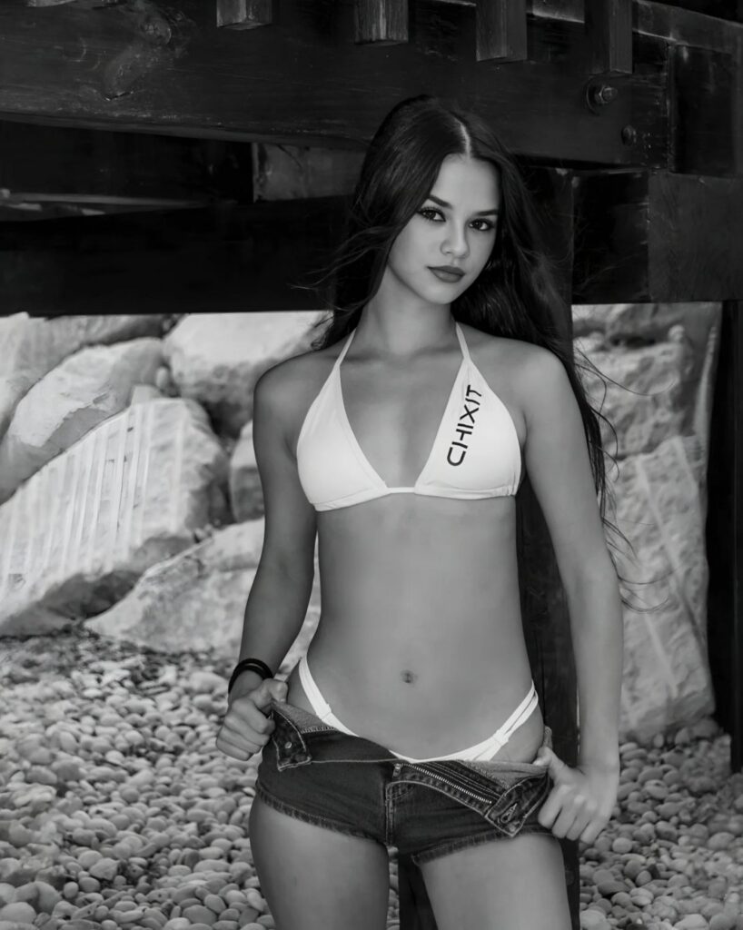sexi Alessandra Nadia bikini