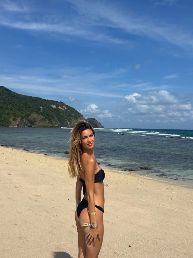 tanga Andrea Ribó culo
