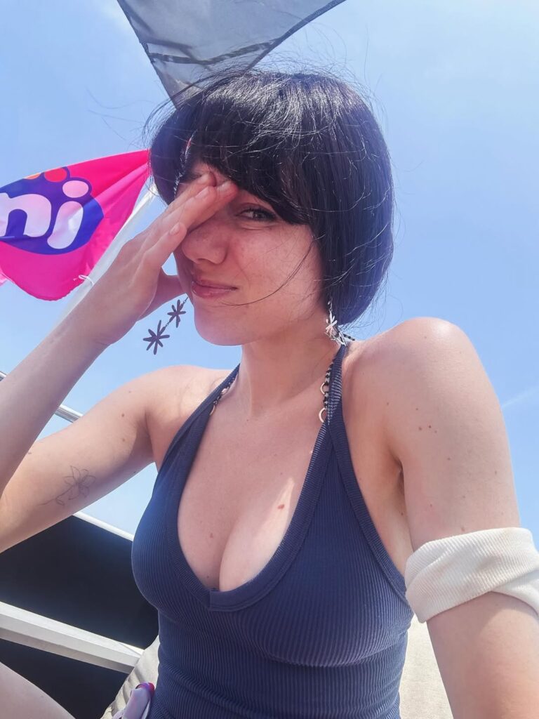tetas de Boukie