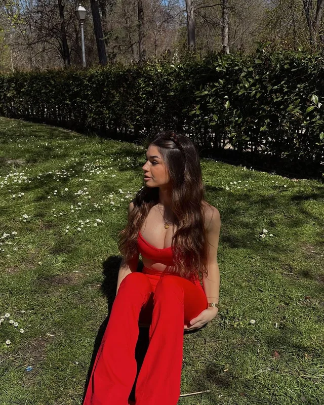 tetas Lau Pons
