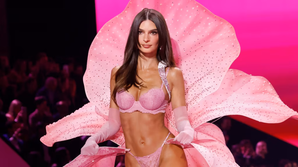 Emily Ratajkowski victoria secret