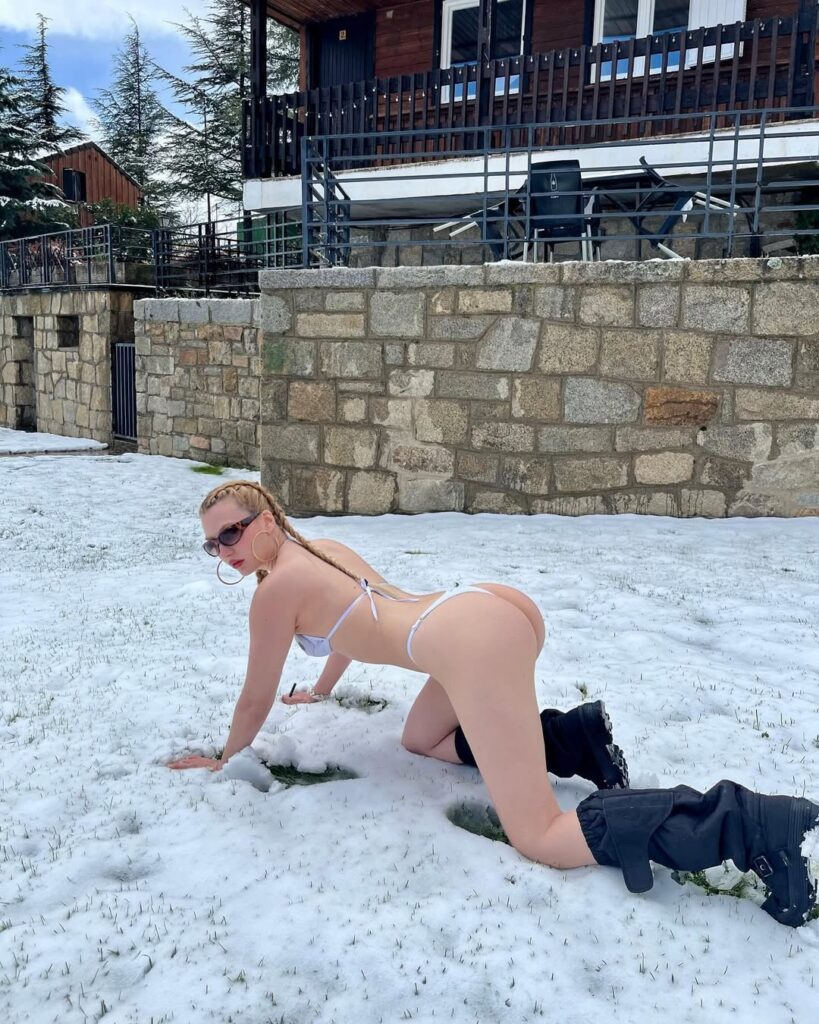 culo María Barrier tanga