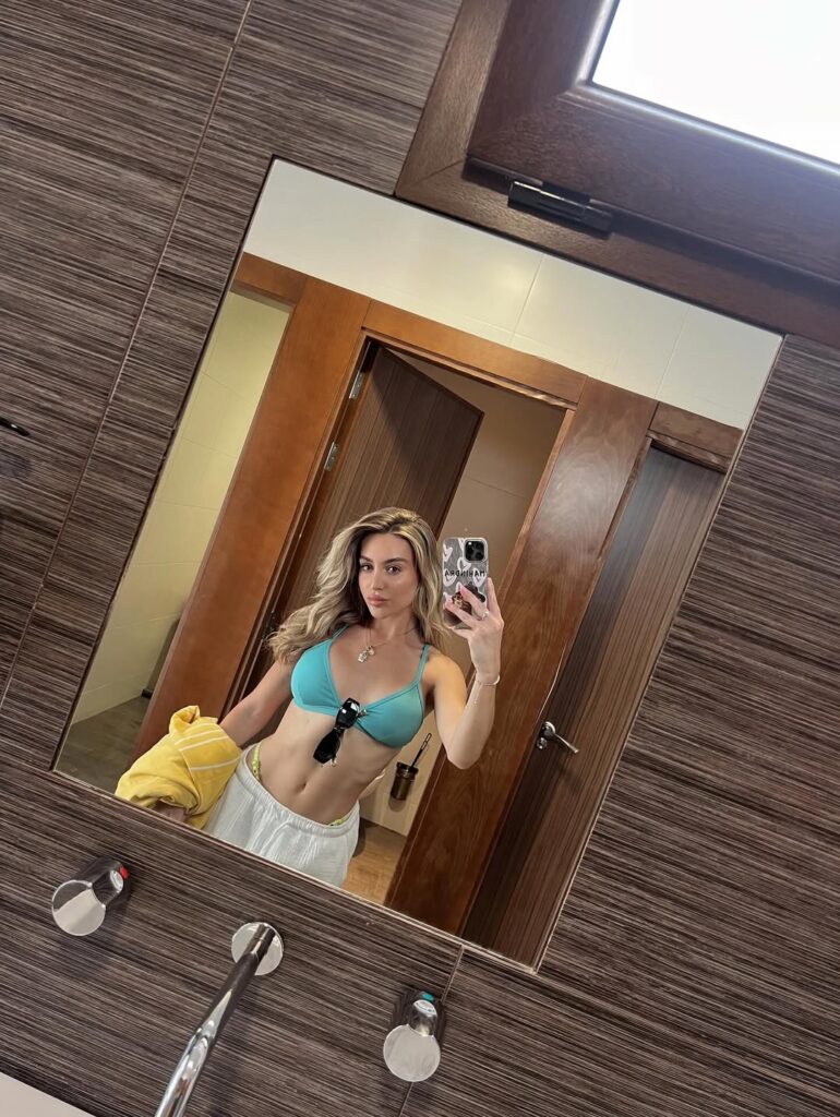 tetas maría holgado