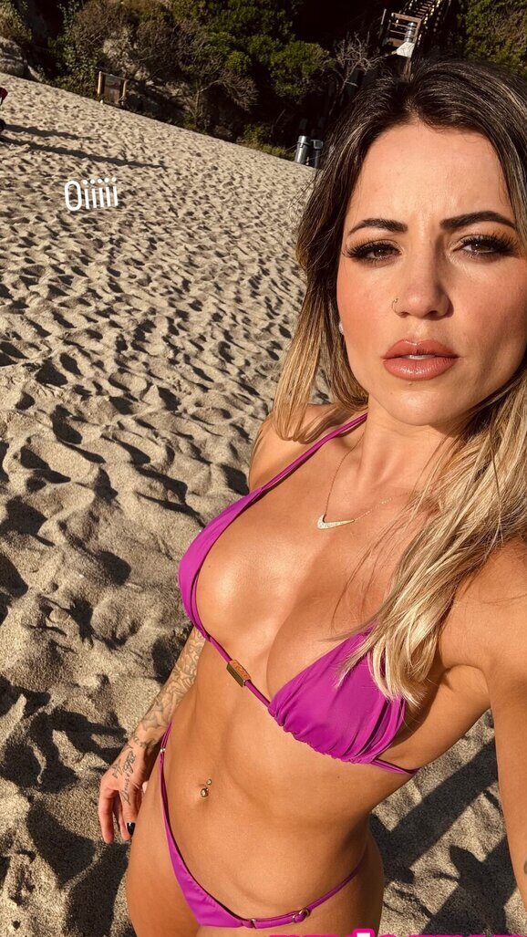 bikini tanga Leticia Bufoni