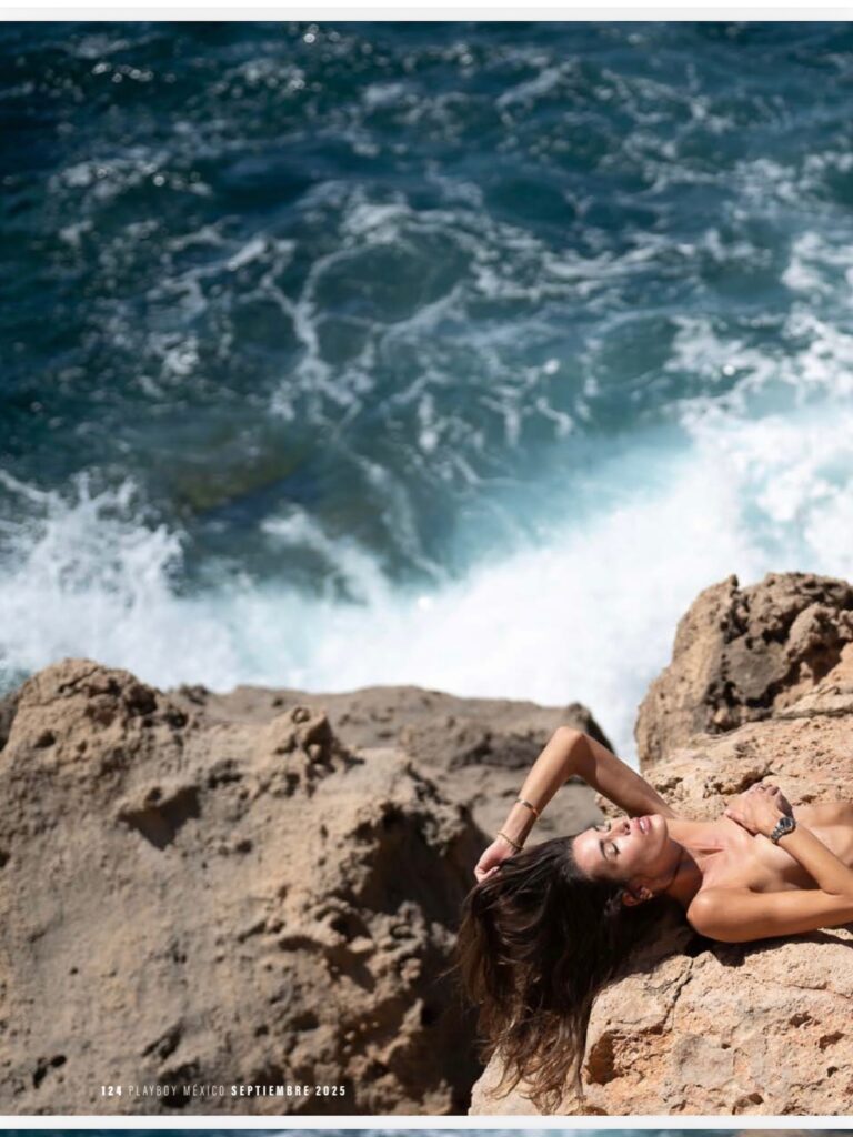 Marta López Álamo topless