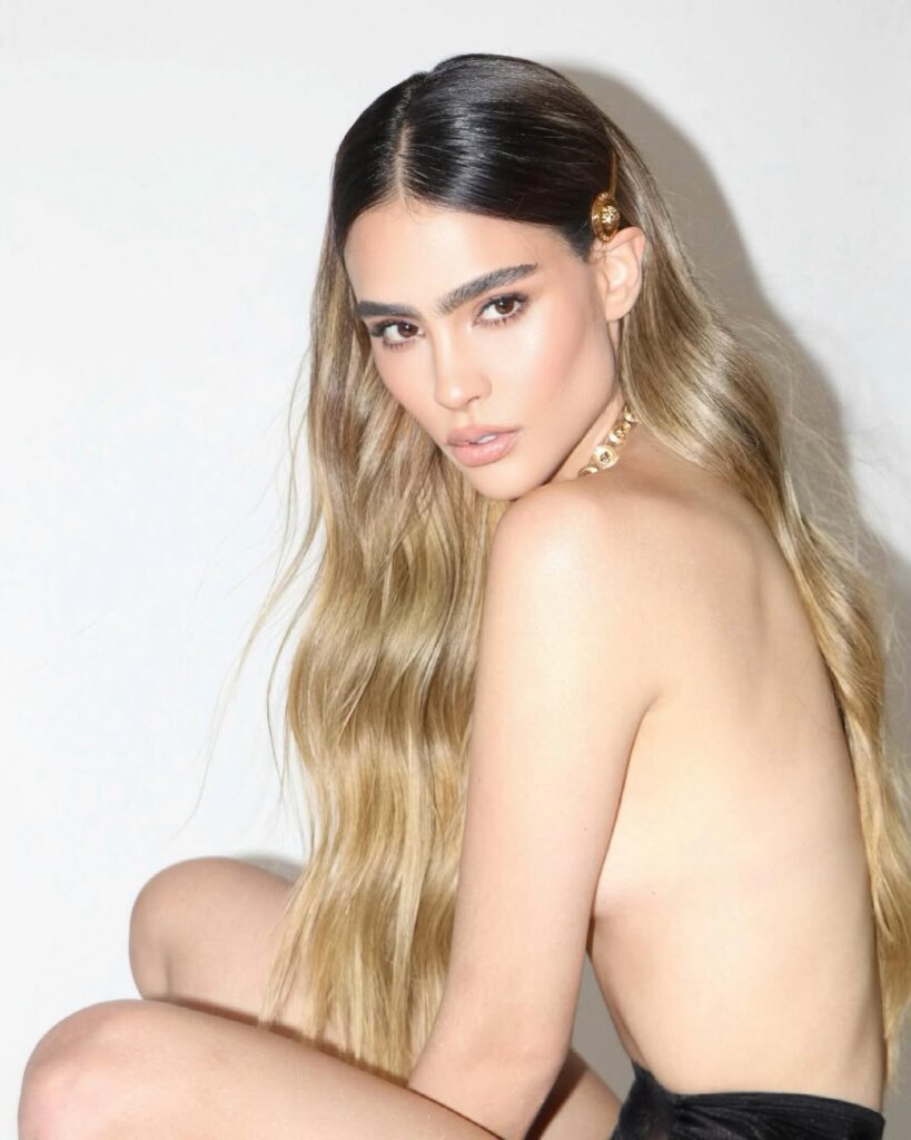 topless Vianely Rivera