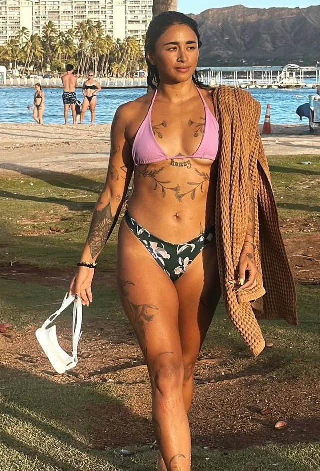 Cinthya Velázquez Lenguas de Gato playa