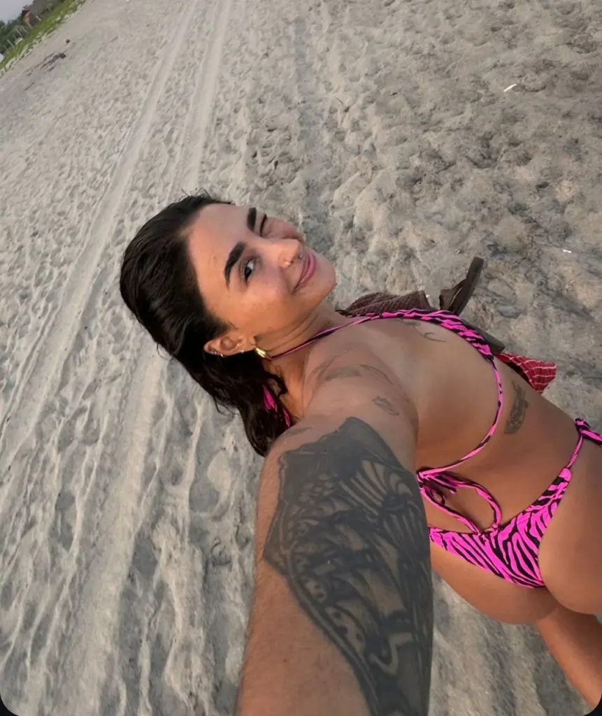 Cinthya Velázquez hot Lenguas de Gato