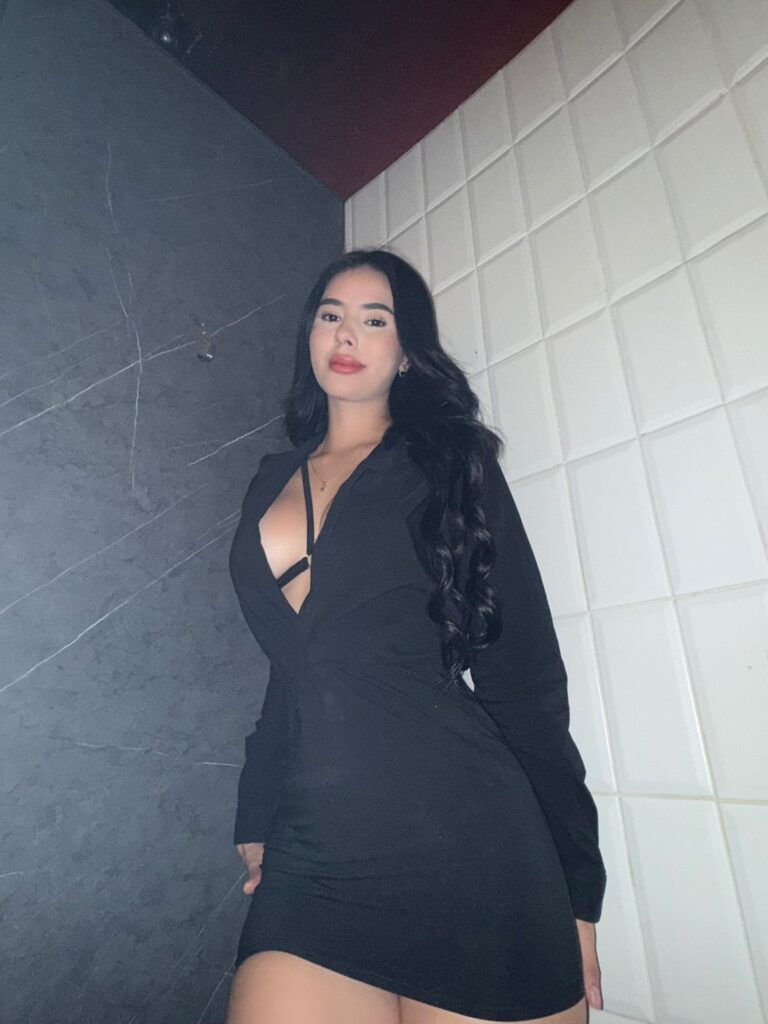 Jenni Casas lenceria