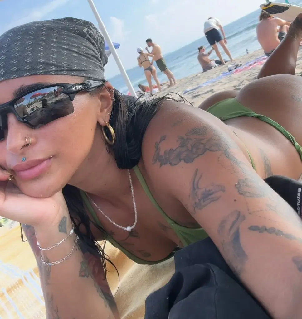 Cinthya Velázquez tanga Lenguas de Gato culo