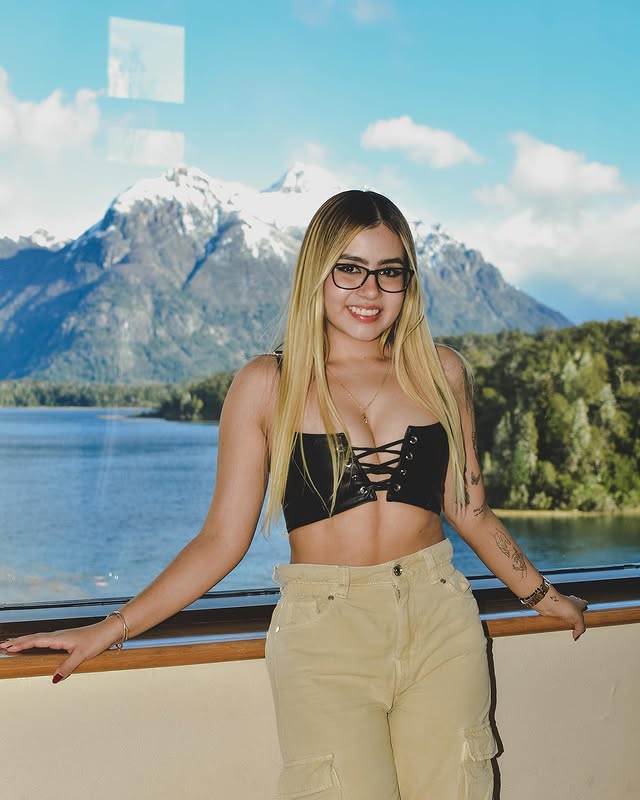 tetas La Parce fotos