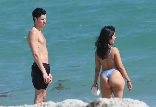 bikini Camila Cabello culo