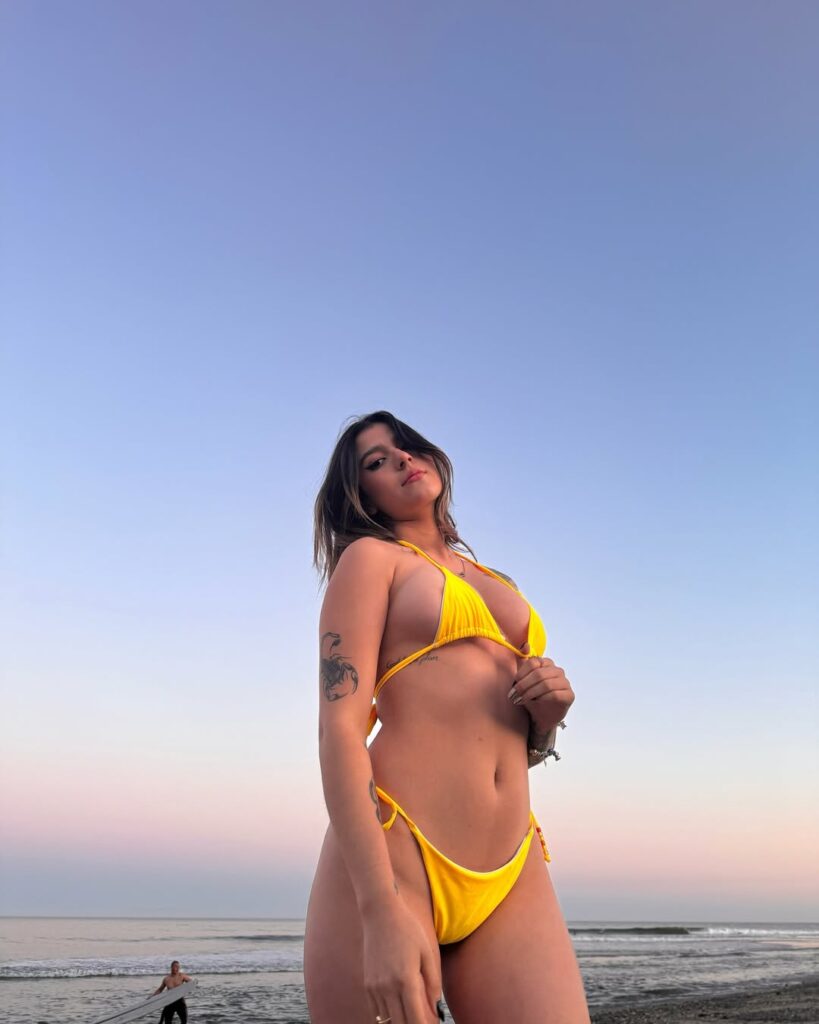 lolas Celeste Guzmán bikini