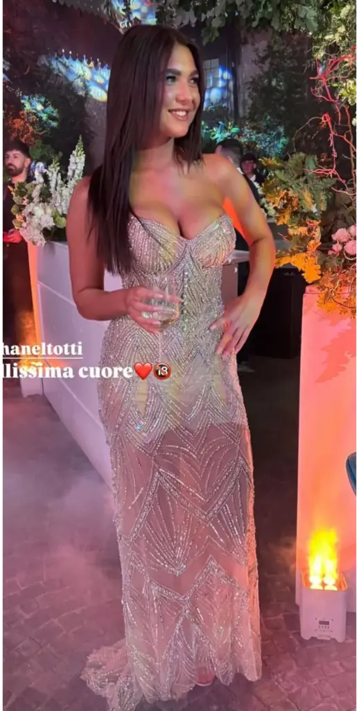 tetas de Chanel Totti