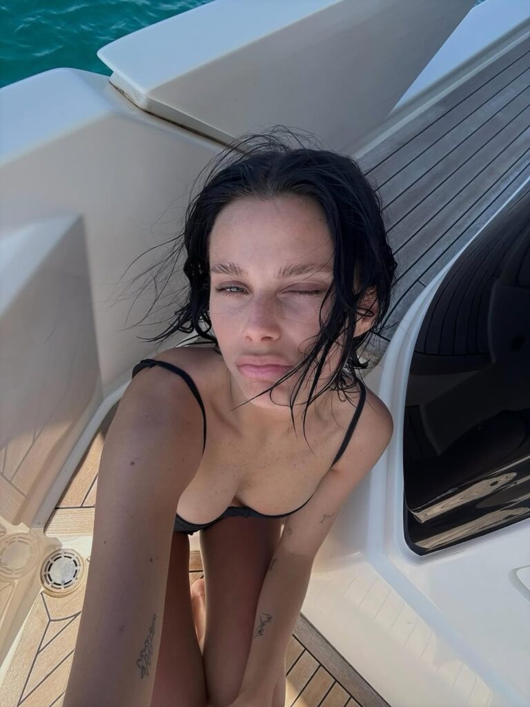 Valentina Zenere tetas