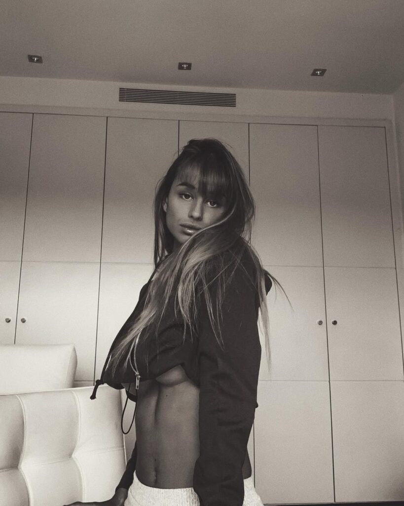 sexy Marina Romero tetas