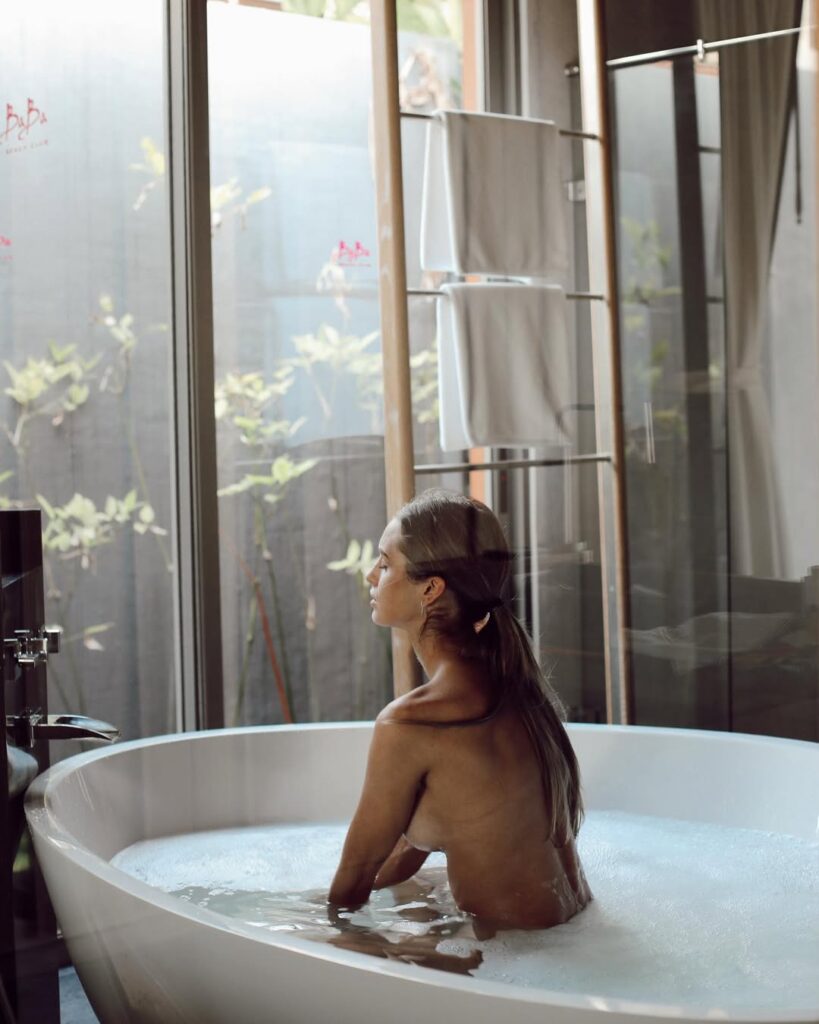 Marina Romero desnuda