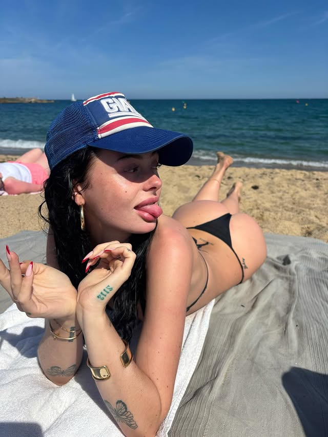 culo Aja Viola tanga