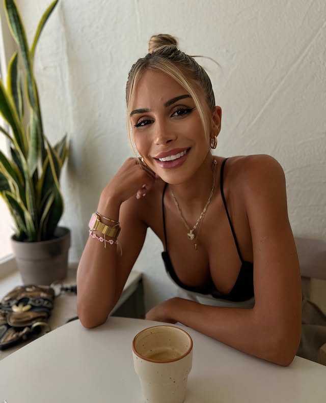 tetas SaraGarcíaMart