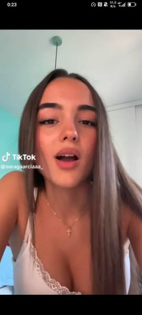 tetas saragaarciaaa_