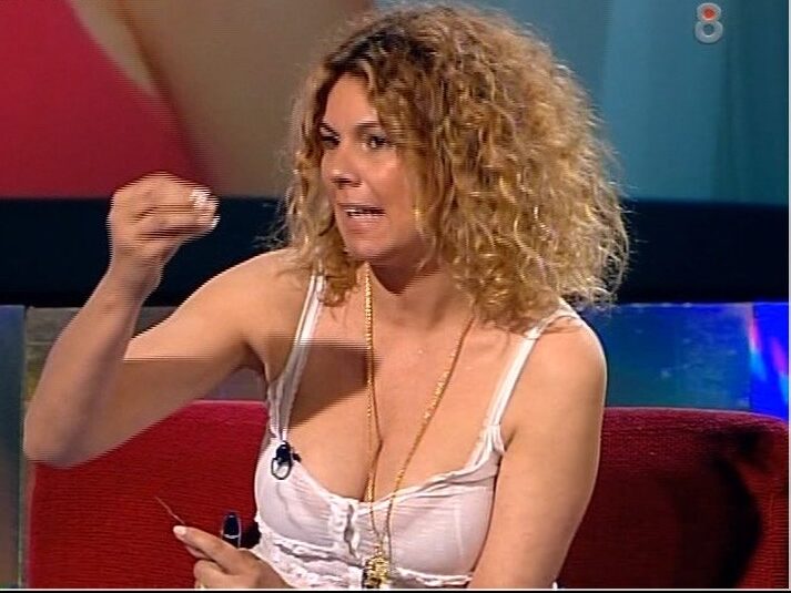 Angie Cárdenas tetas