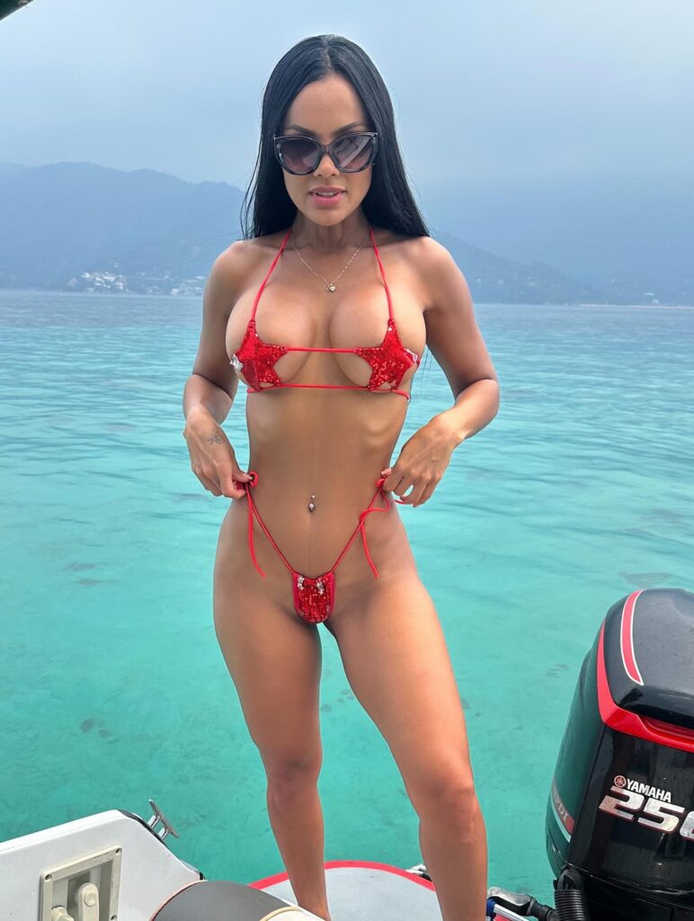 Elymar Zurita micro bikini