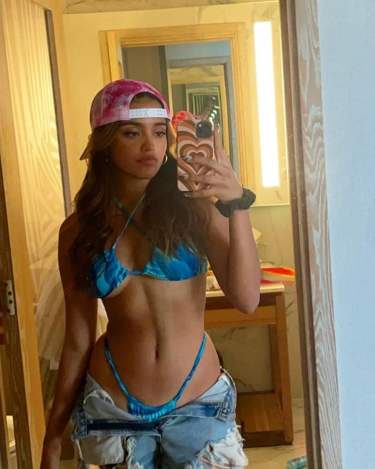 bikini tanga Maia Reficco