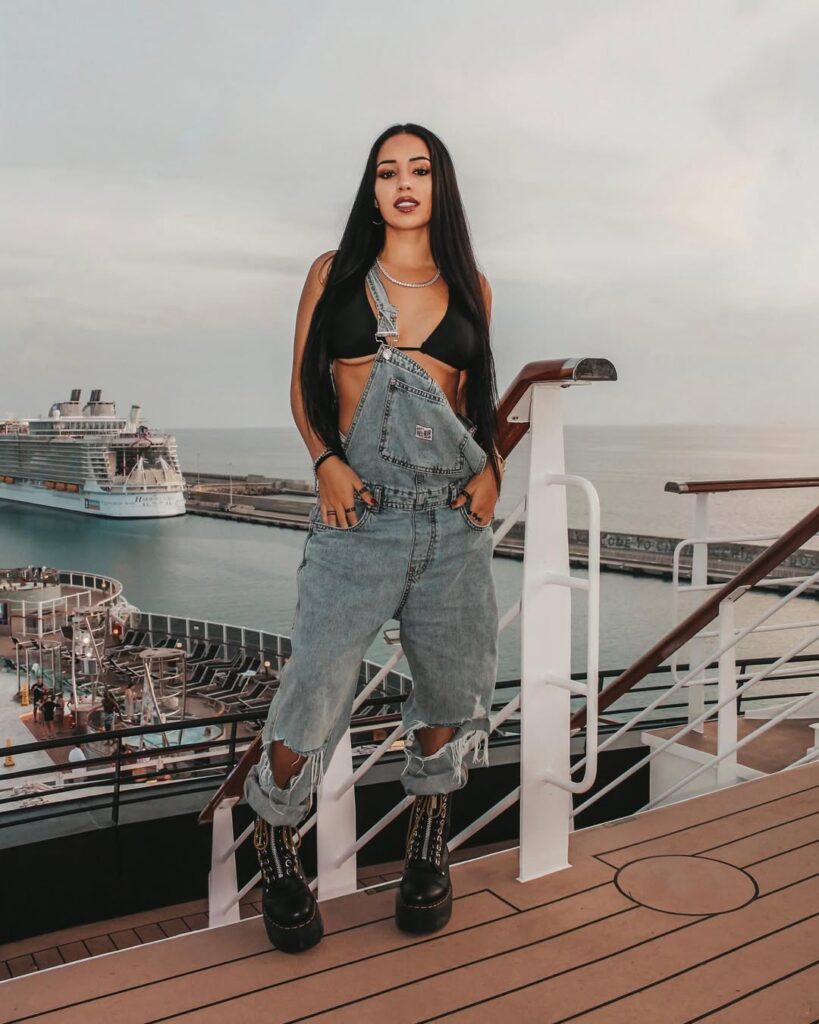 tetas Carla Flila hot