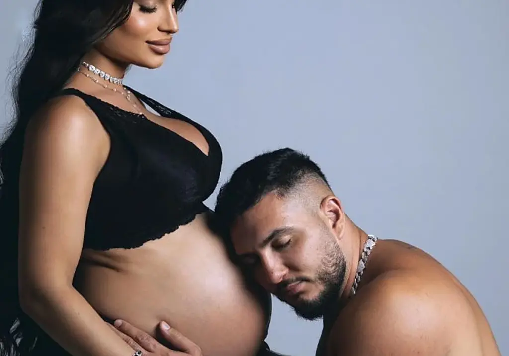 tetas Lola Romero novia de Omar Montes