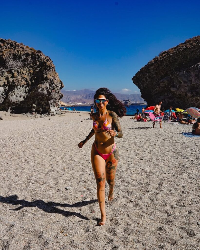 bikini Anita González hot