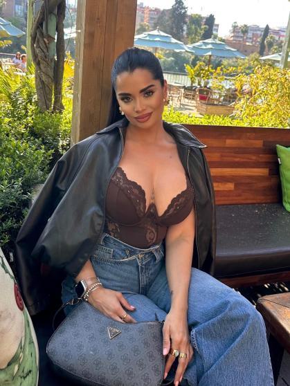 hermanas de LIDLT 10 tetas