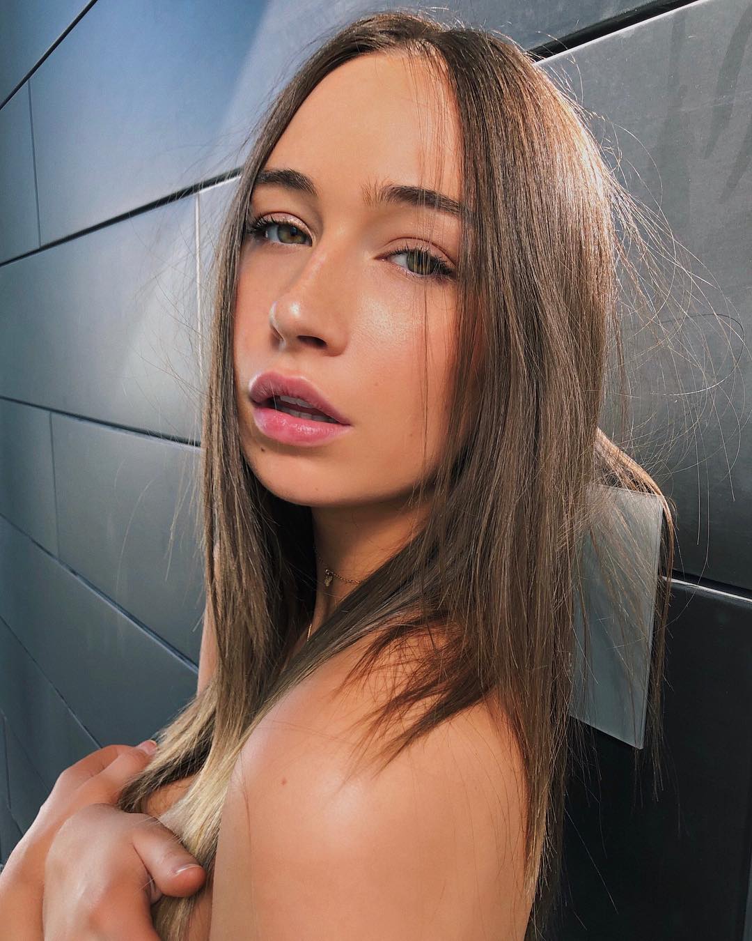 Hét buurmeisje van Instagram is zonder twijfel cuteypie Elsie Hewitt -  DailyBase.com