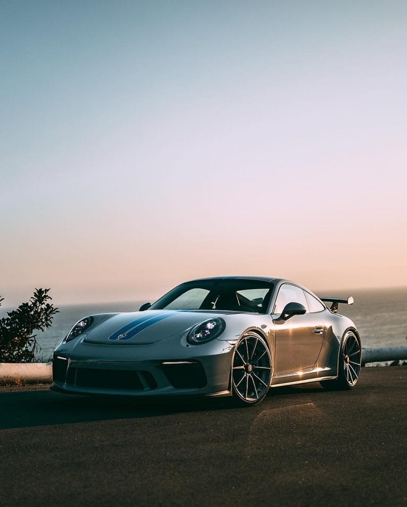 Porsche bij zonsondergang door Stephan Bauer