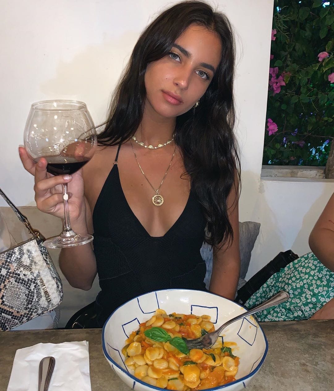 elisha herbert in restaurant