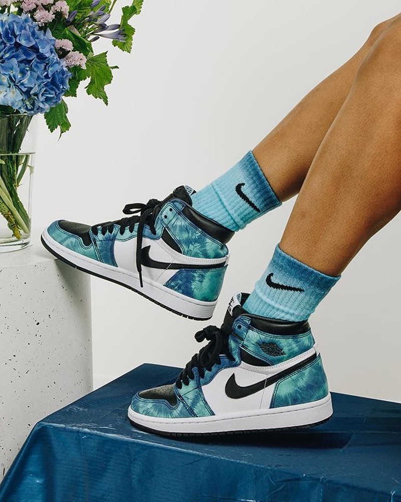 sneaker resellers blauwe Nike schoenen