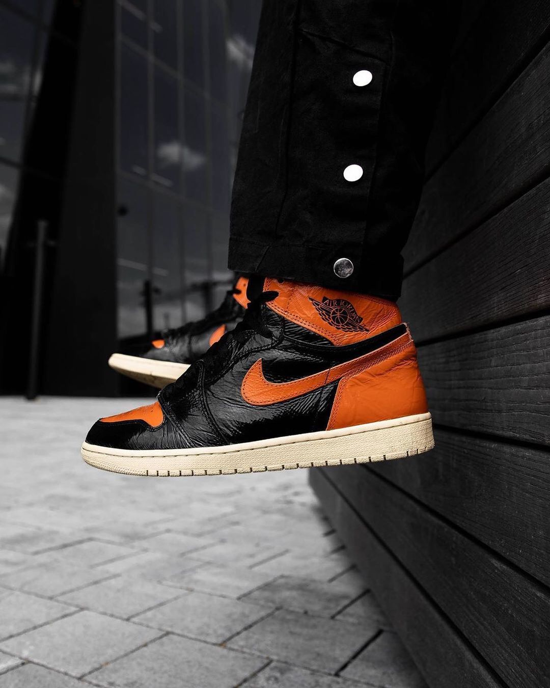 sneaker resellers street style
