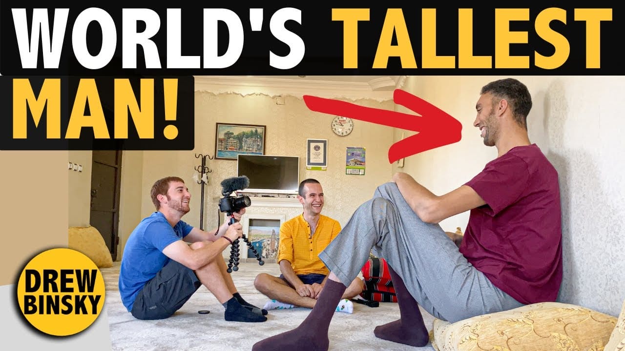 Dit is Sultan Kösen (2.51 meter), de langste man ter wereld!