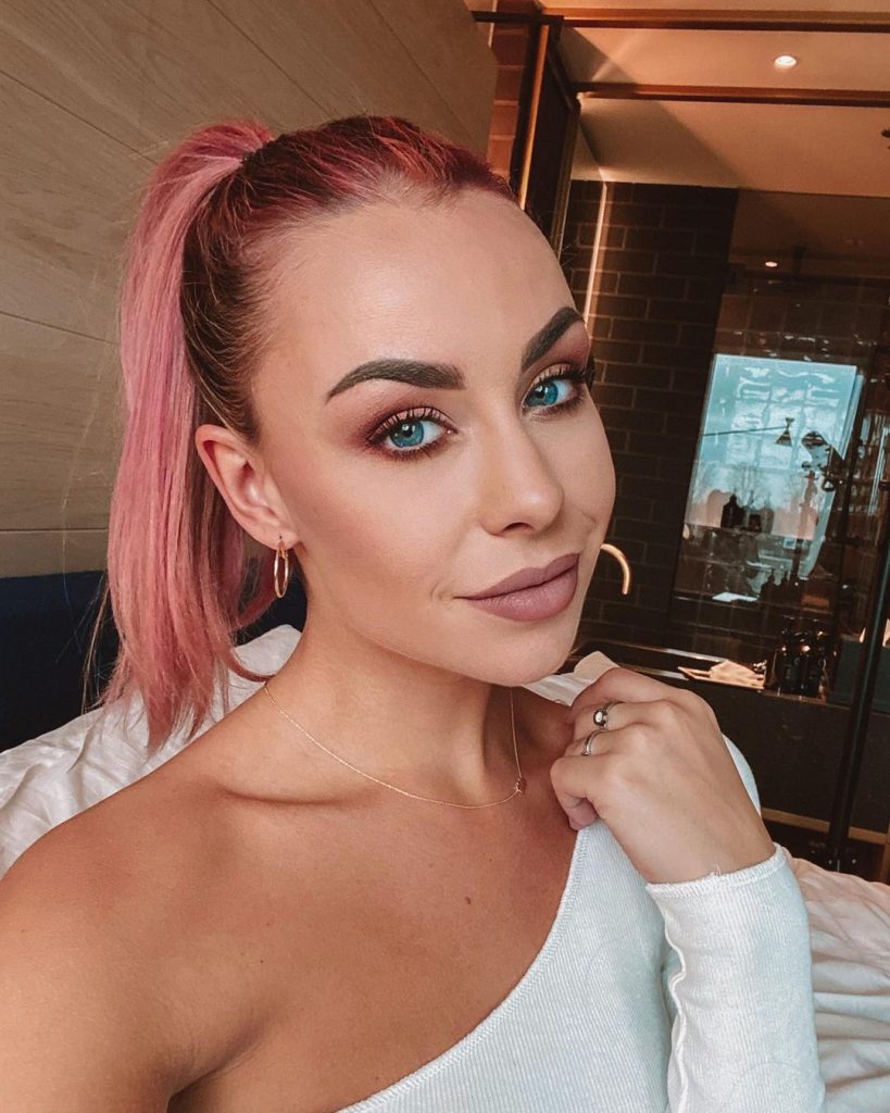 Door de beeldschone Danique Hogguer zou je je graag laten verleiden!