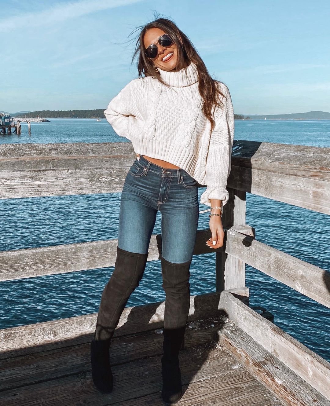 Makayla Anisa met spijkerbroek