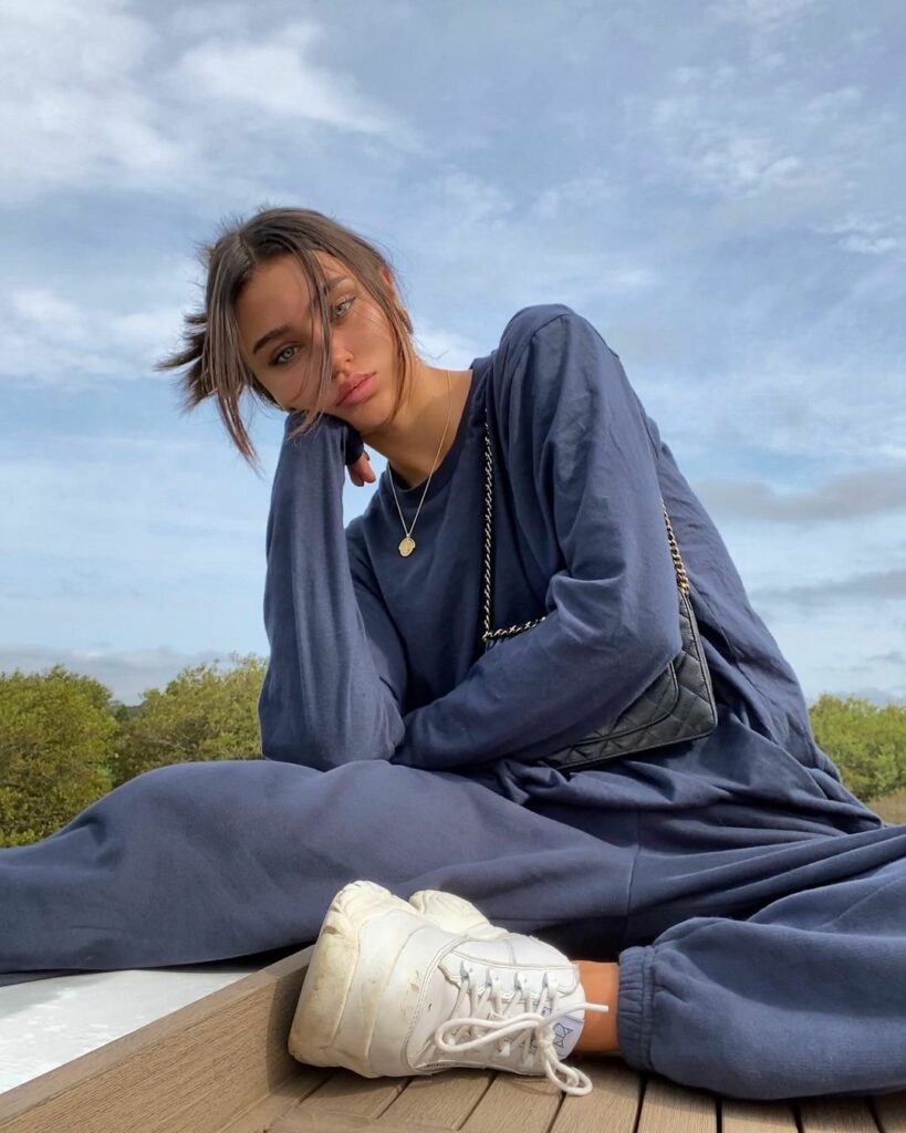 Sophi Knight in huispak