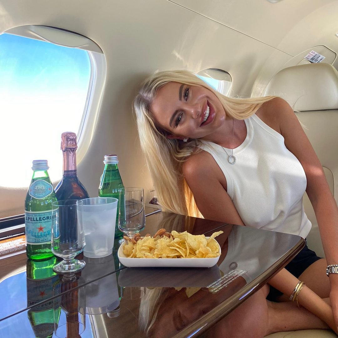 Josefine Nørgaard in privé jet