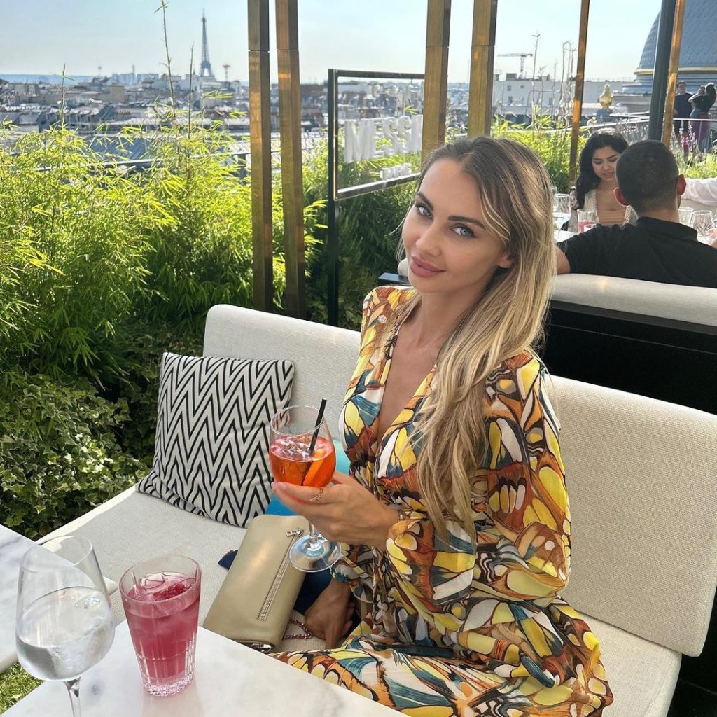 Dajana Gudic met cocktail