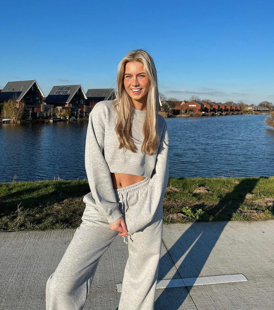 Jade Brands in comfy kleding