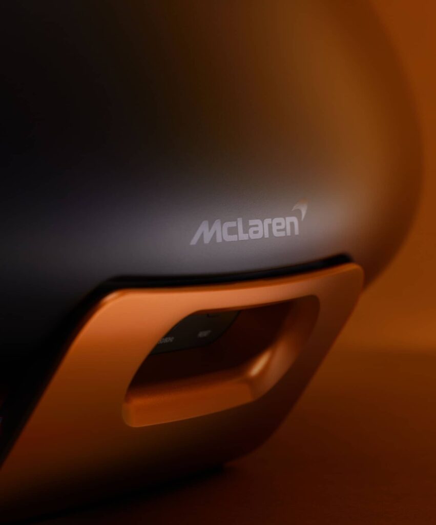 Bowers Wilkins Zeppelin achterkant van de speaker