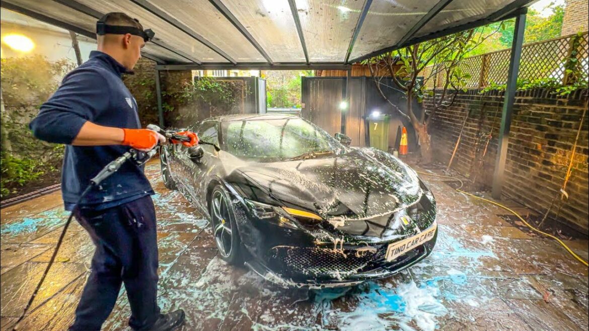 Tino Car Care poetst auto
