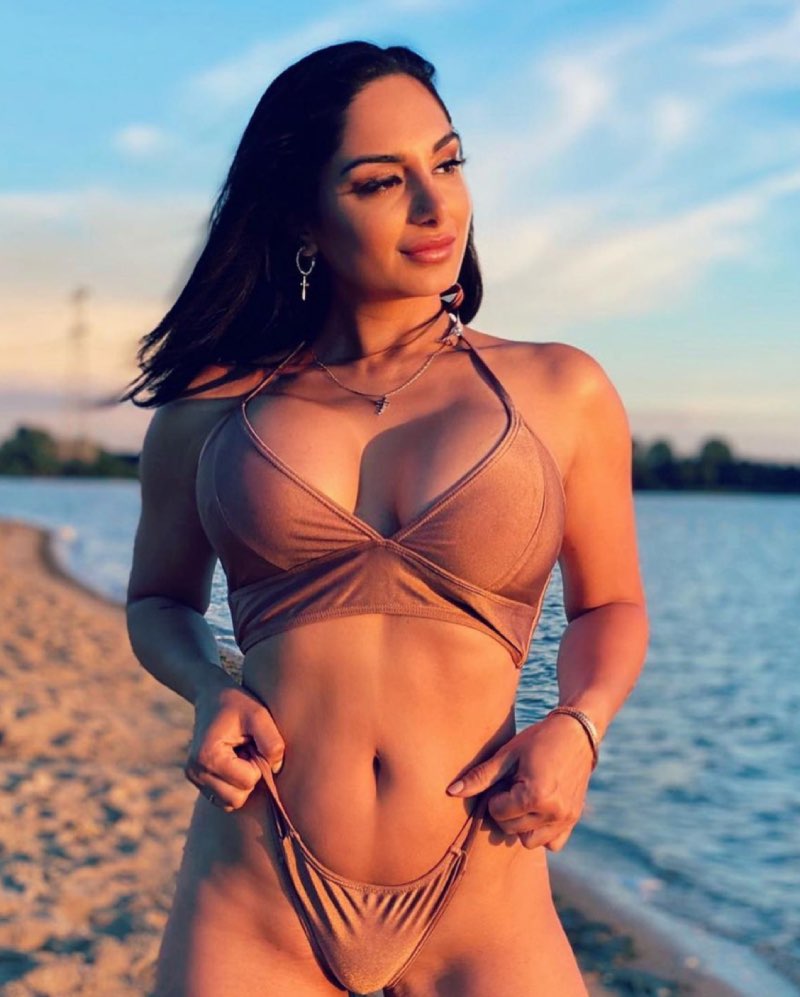 Jade op strand
