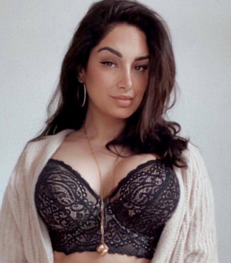 Lingerie foto jade
