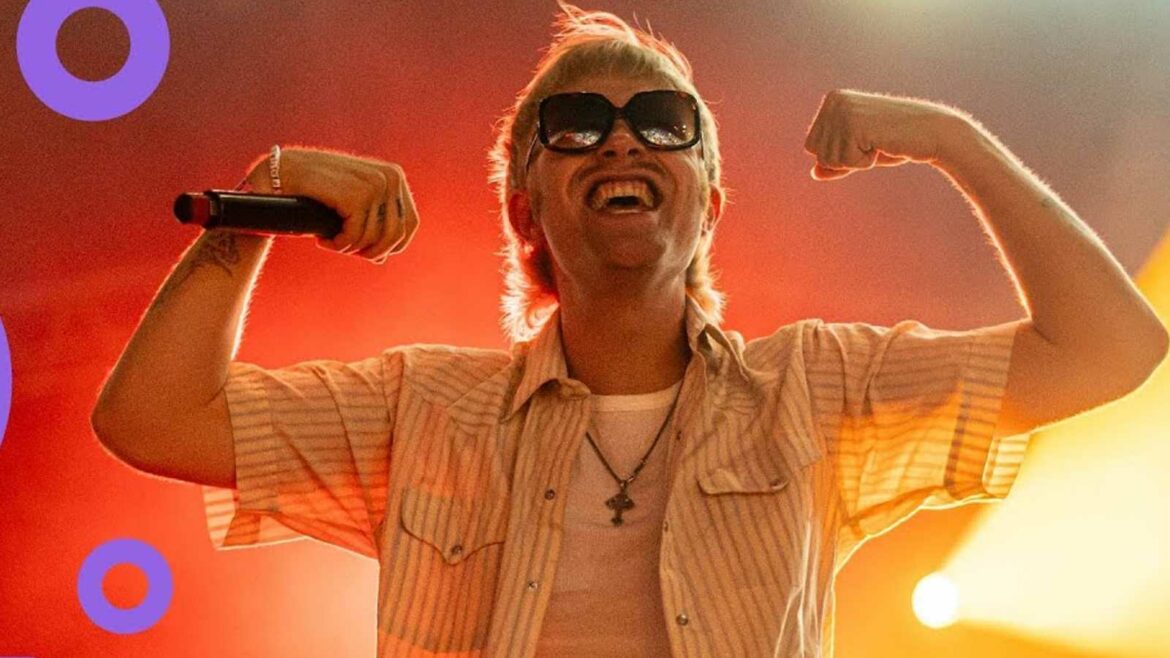 Joost Klein winnaar van de eervolle Popprijs 2023 tijdens Eurosonic Noorderslag