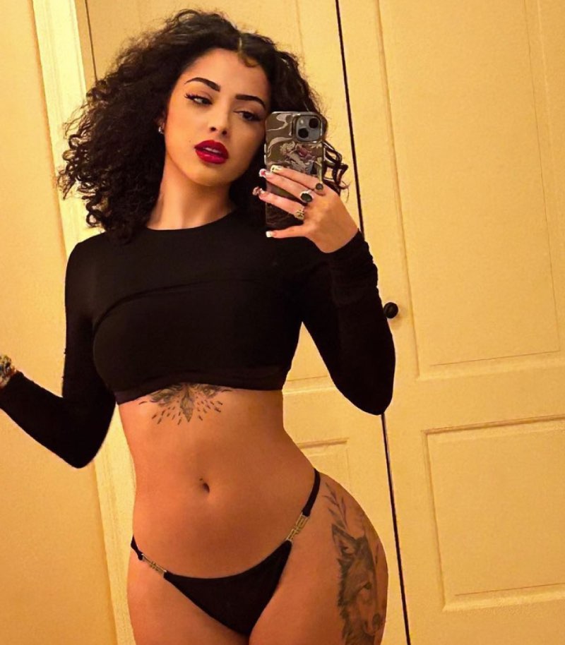 Malu in lingerie